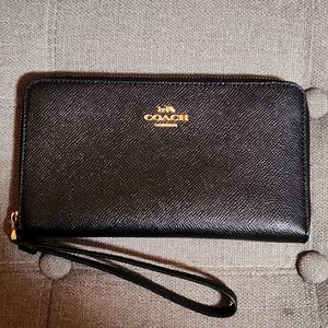Coach wristlet wallet